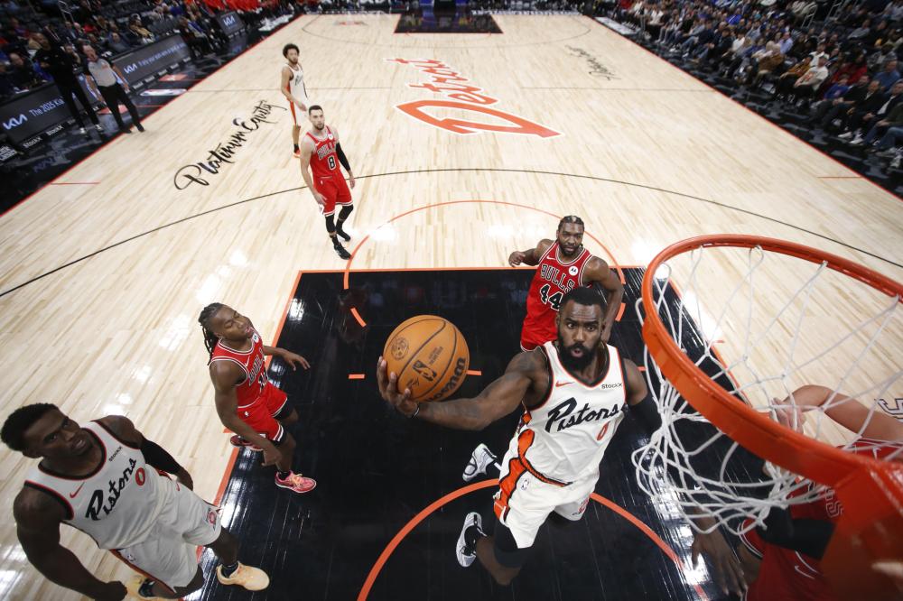 输送至中场 输送至中场