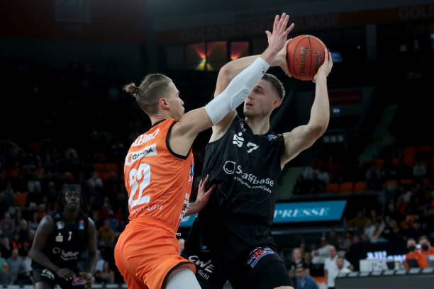 名单不仅包 名单不仅包